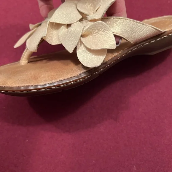 Clark’s Bendable leather flip flops - Picture 5 of 5